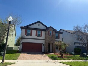 555 Marsh Reed Dr in Oakland, FL - Building Photo - Building Photo