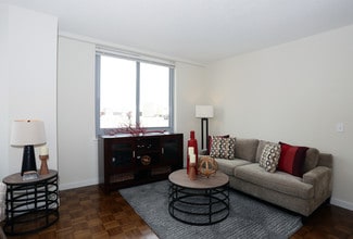 The George New Brunswick in New Brunswick, NJ - Foto de edificio - Interior Photo