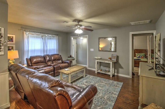309 E 12th Pl in Claremore, OK - Building Photo - Building Photo