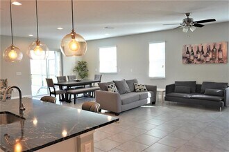 1315 Yorkshire Ct in Davenport, FL - Building Photo - Building Photo