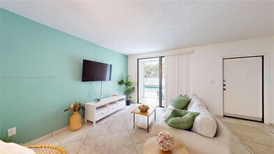 2345 NE 135th St in North Miami, FL - Building Photo - Building Photo