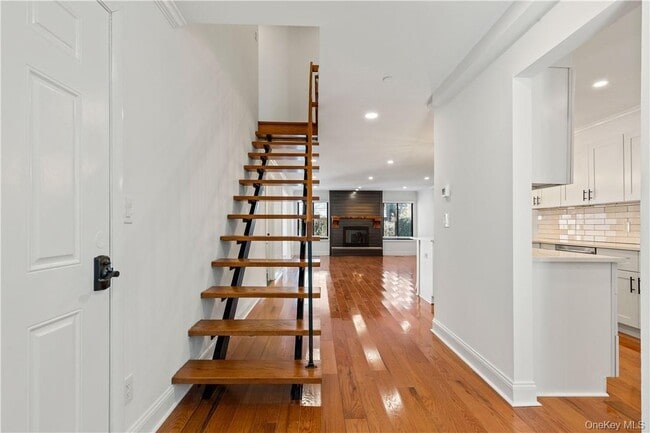 50 Pondview Rd in Rye, NY - Building Photo - Building Photo