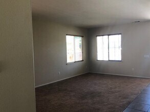 42758 Camelot Rd in Temecula, CA - Building Photo - Building Photo