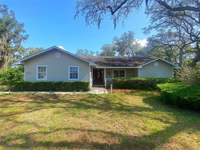 property at 994 Country Lake Cir