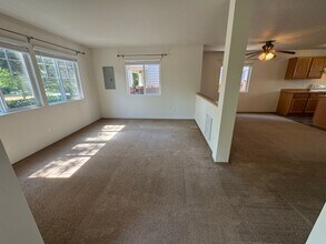 22324 NE 100th Way in Redmond, WA - Building Photo - Building Photo