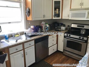 774 Parker St in Boston, MA - Building Photo - Building Photo