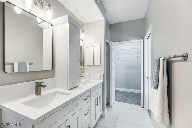 9150 Southmont Cove in Ft. Myers, FL - Foto de edificio - Building Photo