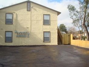 Breeden Apartments in San Antonio, TX - Building Photo - Building Photo