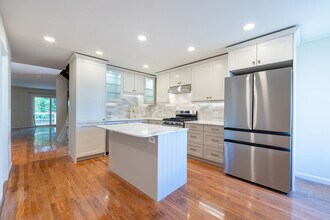 20 Lawson Ln in Ridgefield, CT - Building Photo - Building Photo