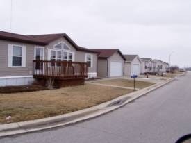 Frontier Village in Fort Dodge, IA - Building Photo