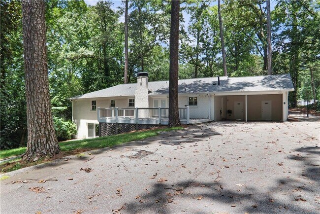 1254 Moores Mill Rd NW in Atlanta, GA - Building Photo - Building Photo