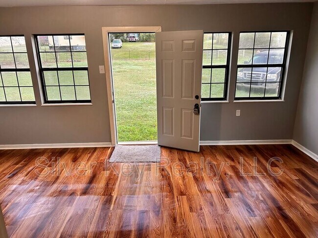 106 Charlie Monroe Rd in Sweetwater, TN - Building Photo - Building Photo