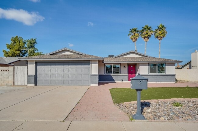 property at 1804 W Nopal Dr