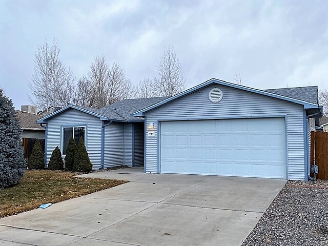 222 Narrow Leaf Dr in Fruita, CO - Foto de edificio - Building Photo