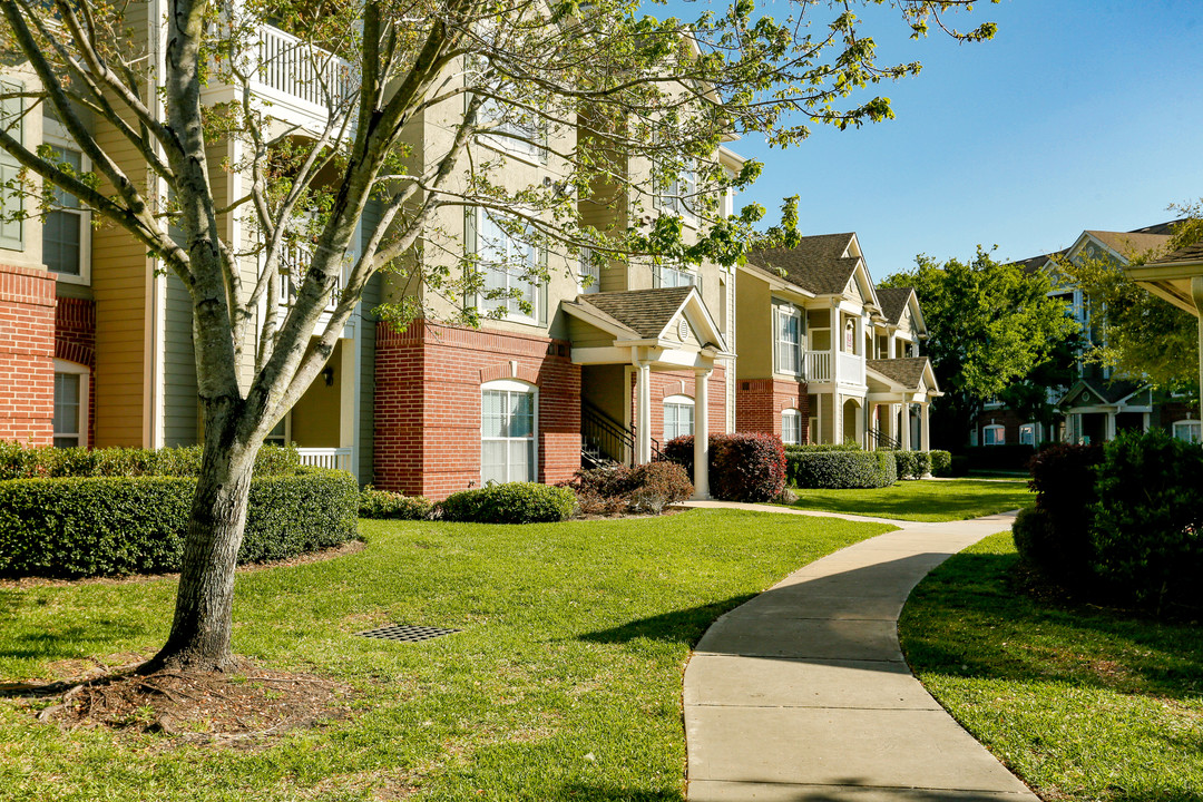 Ariana Cypress Estates in Houston, TX - Building Photo