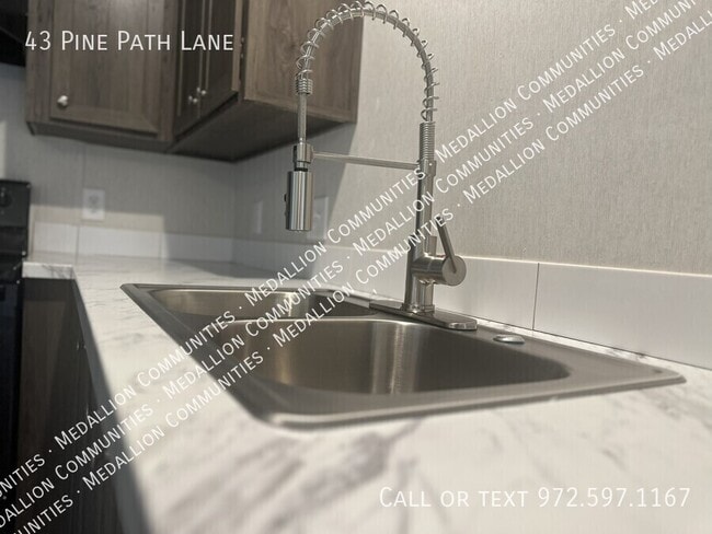 43 Pine Path Ln in Hendersonville, NC - Building Photo - Building Photo