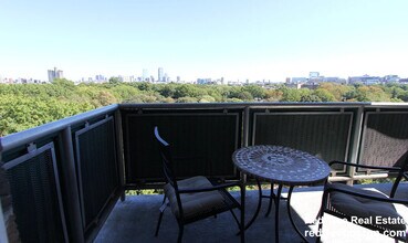 206 Freeman St, Unit #705 in Brookline, MA - Building Photo - Building Photo