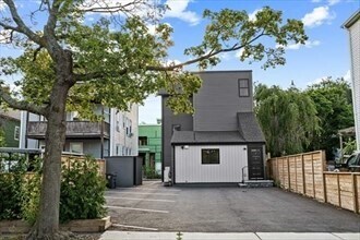 22 Hunting St in Cambridge, MA - Building Photo - Building Photo