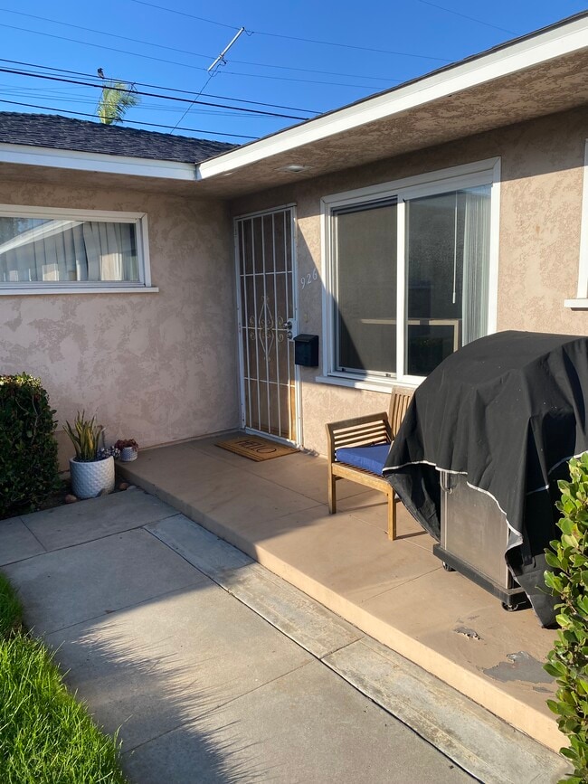 926 Chalcedony St in San Diego, CA - Building Photo - Building Photo