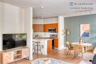 11000 NE 10th St in Bellevue, WA - Building Photo - Building Photo