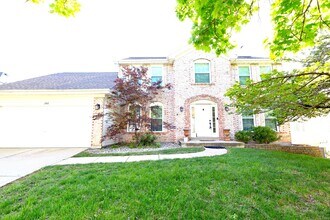 240 Lehigh Meadows Dr in Chesterfield, MO - Building Photo - Building Photo