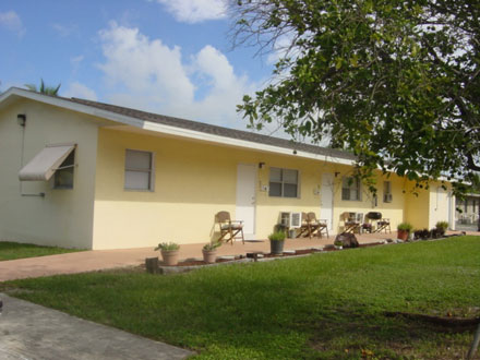 2431 Washington Ave in Naples, FL - Building Photo - Building Photo