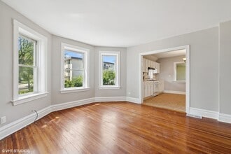 8246 Niles Center Rd in Skokie, IL - Building Photo - Building Photo