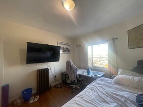 227 Boston Ave, Unit #2 in Medford, MA - Building Photo - Building Photo