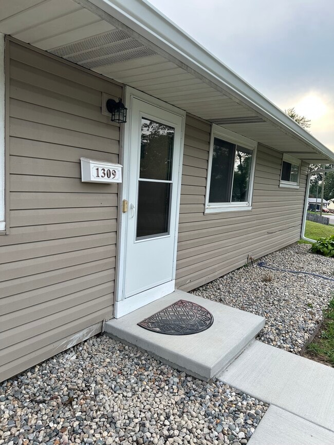 1309 Hedgewood Dr in Lafayette, IN - Building Photo - Building Photo