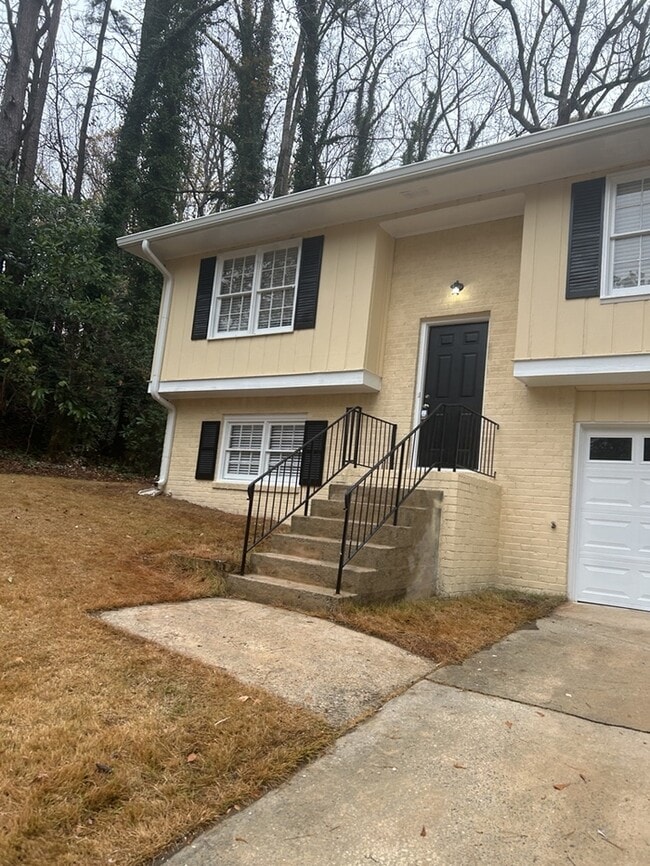 property at 2330 Maryland Ct