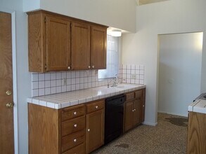 248 W Fremont Ave in Clovis, CA - Building Photo - Building Photo