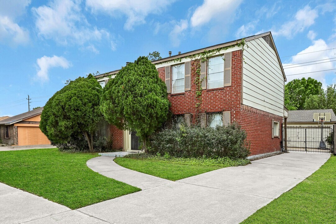 2311 Chelsea Knoll Ln in Houston, TX - Foto de edificio