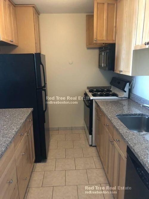 9 Hawthorne Pl-Unit -12A in Boston, MA - Building Photo