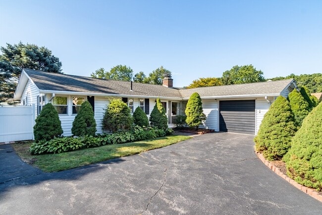 property at 14 Rosslare Rd