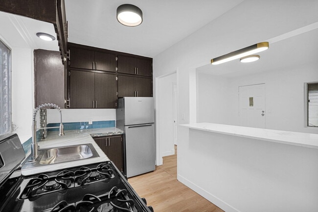 749 NE 122nd St, Unit 4 in North Miami, FL - Building Photo - Building Photo