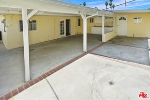 430 E 184th St in Carson, CA - Building Photo