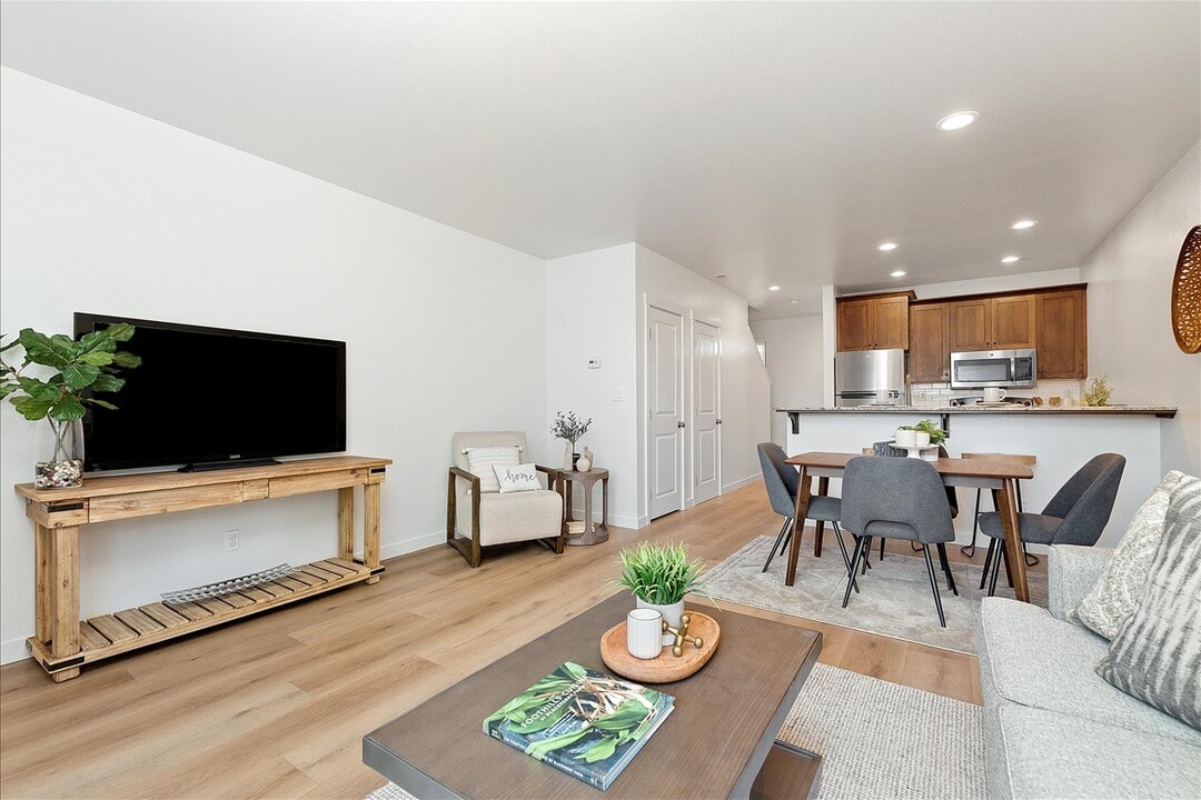 Linder Springs Townhomes in Meridian, ID - Foto de edificio