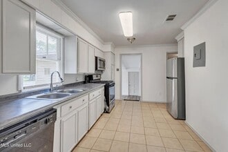 180 Tulip St in Biloxi, MS - Building Photo - Building Photo
