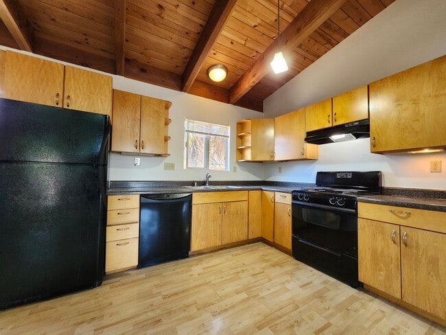 1449 Ditty Ave in Santa Rosa, CA - Building Photo - Building Photo