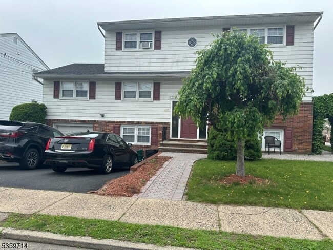 436 N Taylor Ave in South Hackensack, NJ - Building Photo - Building Photo