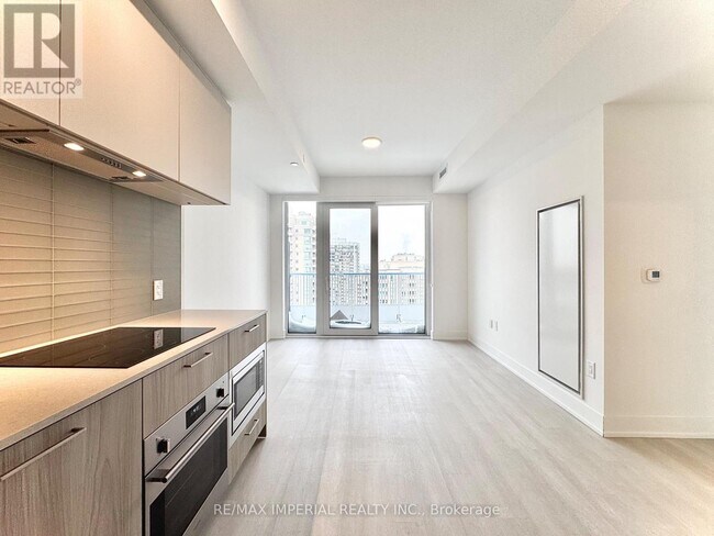 36 Olive Ave in Toronto, ON - Building Photo - Building Photo