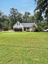 229 Pebble Creek Dr in Mcdonough, GA - Building Photo