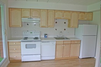 Alder Place Apartments in Pittsburgh, PA - Building Photo - Interior Photo