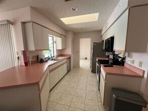 1111 Brown St in Englewood, FL - Building Photo - Building Photo