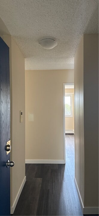 5310-5346 46 St in Vegreville, AB - Building Photo