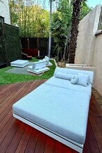 2066 Glencoe Way in Los Angeles, CA - Foto de edificio - Building Photo