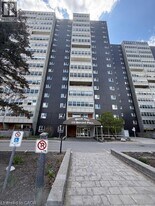 225 Harvard Pl in Waterloo, ON - Building Photo