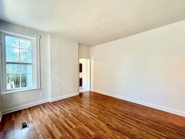 2233 Victor St in Cincinnati, OH - Foto de edificio - Building Photo