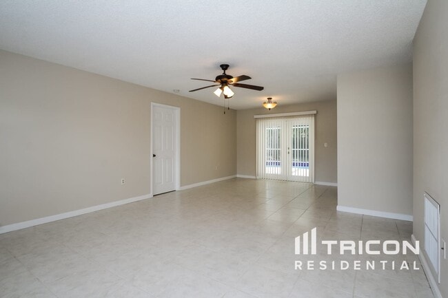 3012 Lalani Blvd in Sarasota, FL - Building Photo - Building Photo