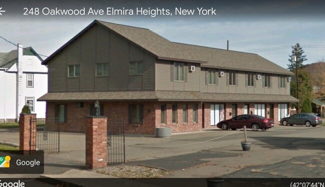 244 Oakwood Ave, Unit 2D in Elmira, NY - Building Photo - Building Photo